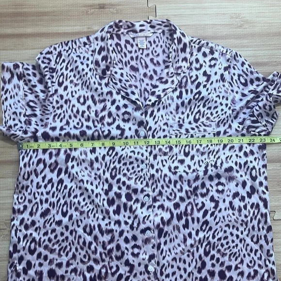 Victoria Secret Purple Cream Leopard Button Down Pajama Top Women's Size Large - Picture 3 of 7